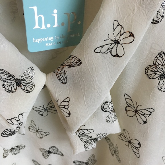 Butterfly Foil Flowing Top - Picture 3 of 8